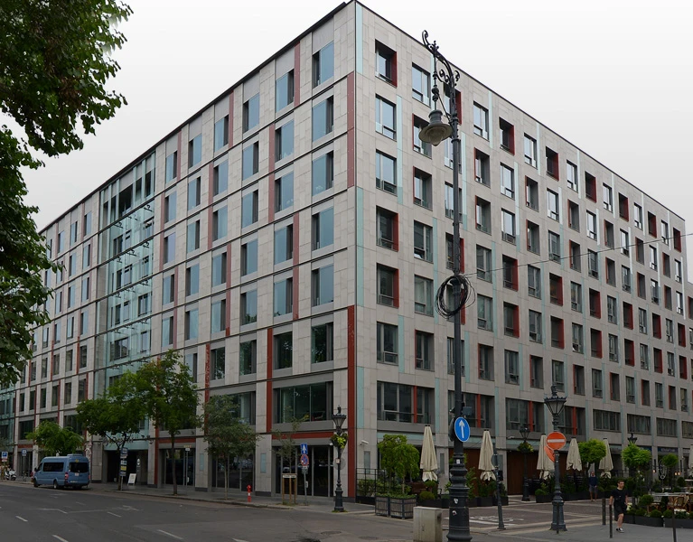 roosevelt-irodahaz-hero